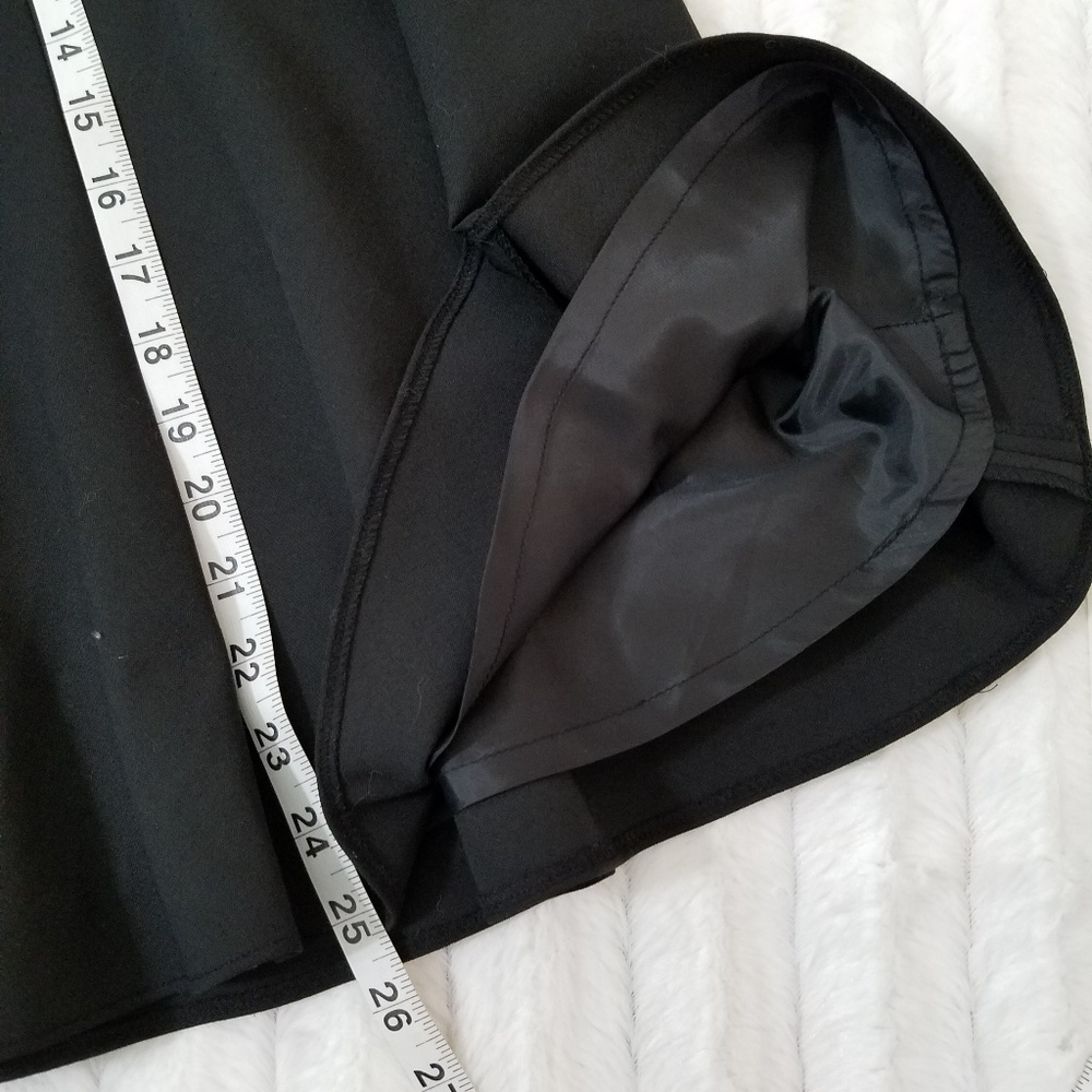 Tahari Arthur S. Levine black flounce swing skirt lined sz.0 classic style - Picture 4 of 6